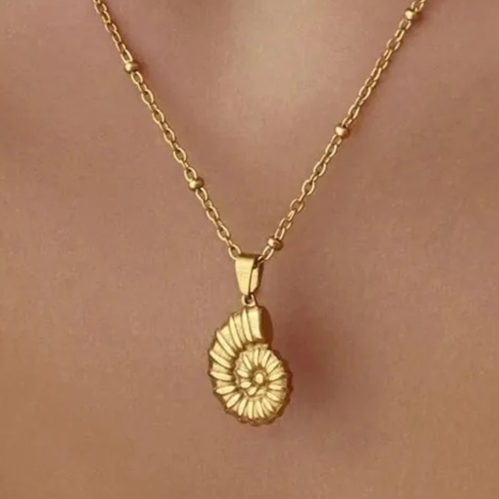 18k Gold Dipped Conch Detailed Dainty Necklace